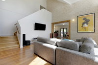 2 Marma Retreat with jacuzzi heated pool pet friendly Foxtel