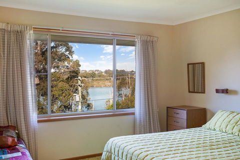 2 Water Crescent - Retro Haven - Perisher Accommodation 3