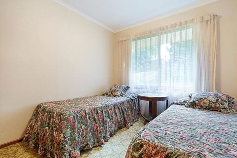 2 Water Crescent - Retro Haven - Perisher Accommodation 1