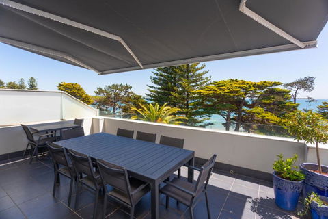 C-Scape Penthouse - Cowes Beach Front - Perisher Accommodation 2