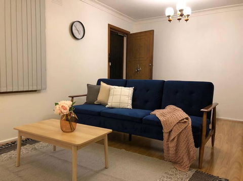 CAMPBELLTOWN HOLIDAY HOME 3 BED + FREE PARKING NCA039 - Perisher Accommodation 3