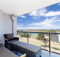 5 'The Outlook' 4 Ocean Parade - overlooking Boat Harbour beach and ducted air conditioning - Perisher Accommodation