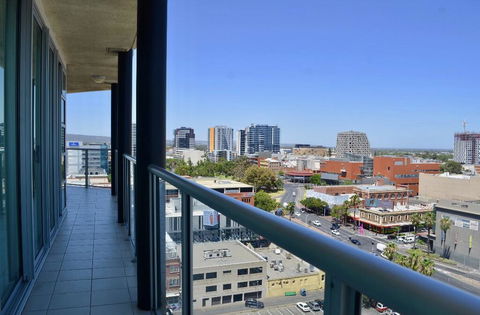 96 North Terrace Stylish Penthouse Apartment - Perisher Accommodation 3