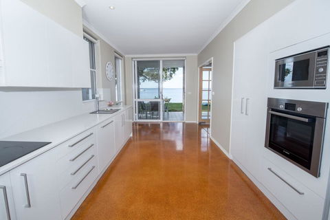 A Foreshore - Salamander Bay - Perisher Accommodation 0