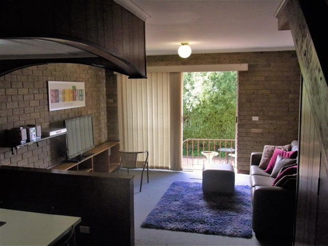 A Furnished Townhouse In Goulburn - Perisher Accommodation 0