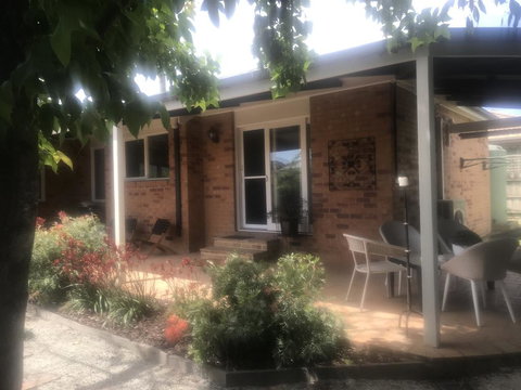 Acacia House - Central Healesville - Yarra Valley - Perisher Accommodation 3