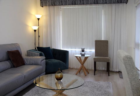 ADELAIDE CBD APARTMENT - 3BR, 2BATH & CARPARK - Perisher Accommodation 3