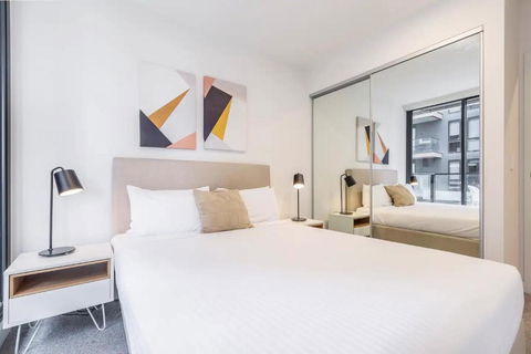 Executive Comfort Living Near La Trobe & RMIT Uni - Perisher Accommodation 4