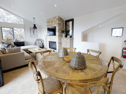 Family Chalet 27 The Stables Perisher - Perisher Accommodation 1