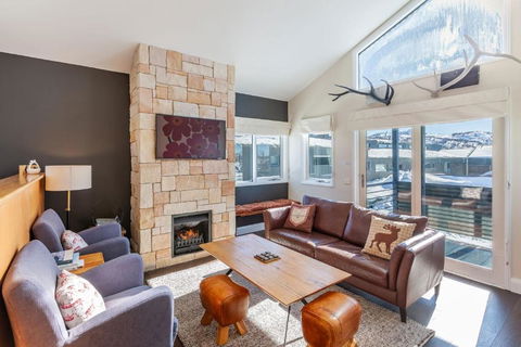 Family Chalet 32 The Stables Perisher - Perisher Accommodation 0