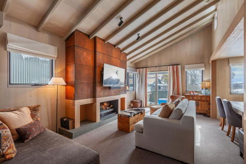 Family Chalet 34 The Stables Perisher - Perisher Accommodation 0
