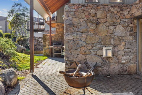 Ice 3 - Perisher Accommodation 1