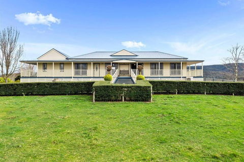 IRONBARK FARM Farmhouse On 52 Acres In The Scenic Yarra Valley - Perisher Accommodation 0