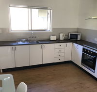 Airlie Getaway Unit 1