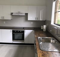 Airlie Getaway Unit 2