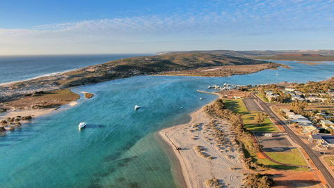 API Pelican Beach Front Apartments Kalbarri - Perisher Accommodation 1