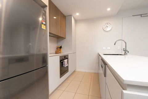 Modish Apartment Near Parliamentary Triangle - Perisher Accommodation 2