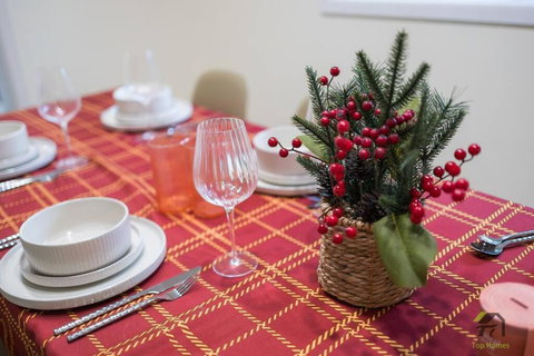 Modern Four-bedroom House In Castle Hill - Perisher Accommodation 0