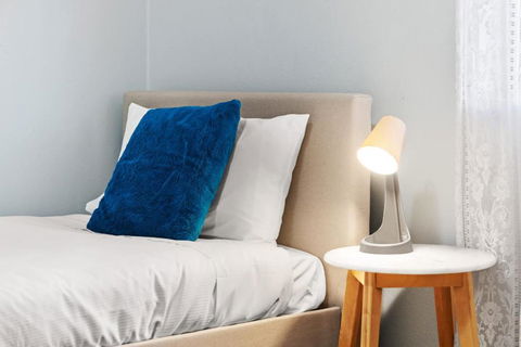 Modern Private Single Room - Centrally Located At Liverpool - Shared Bathroom - Perisher Accommodation 1
