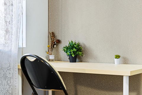 Modern Private Single Room - Centrally Located At Liverpool - Shared Bathroom - Perisher Accommodation 2