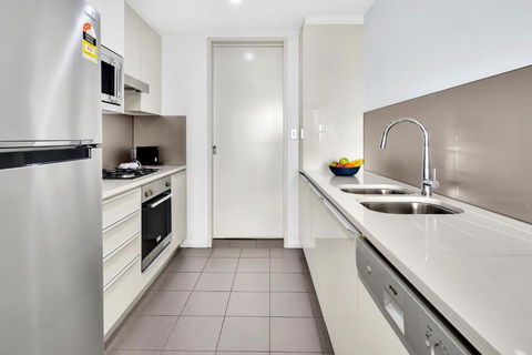 North Sydney Large Two Bedroom MIL2302 - Perisher Accommodation 3