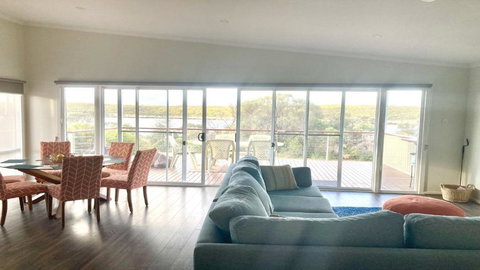 Off The Net - New Listing - Esplanade Property With Views Of The Channel - Perisher Accommodation 2