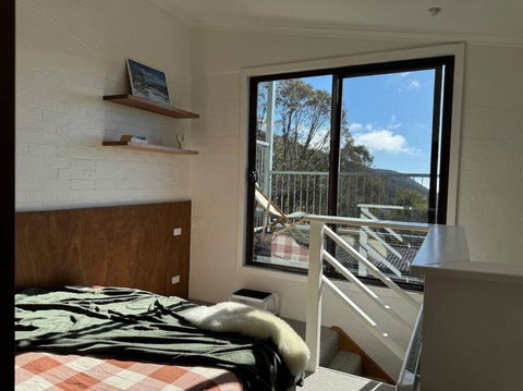 One Cedarwood - Petite Challet Falls Creek - Perisher Accommodation 1
