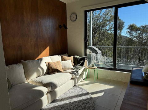 One Cedarwood - Petite Challet Falls Creek - Perisher Accommodation 2