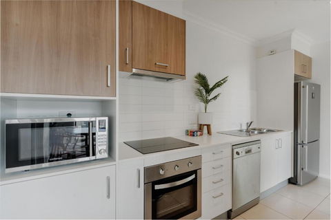 Peaceful 1-Bed Apartment Close To Lonsdale St - Perisher Accommodation 1