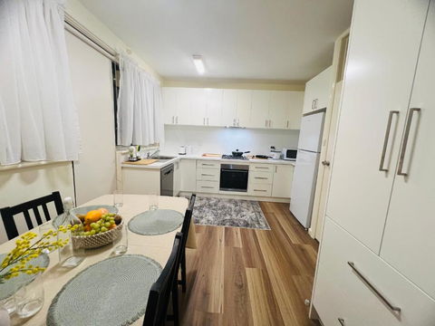 Peaceful Apartment In Camberwell - Perisher Accommodation 3
