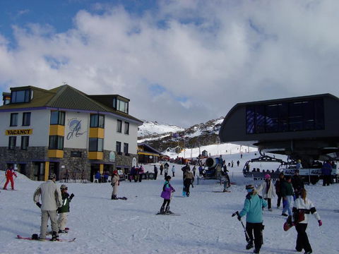 Perisher Manor Hotel - Perisher Accommodation 2