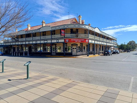 PETERBOROUGH HOTEL - Perisher Accommodation 0