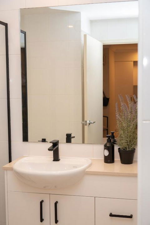 PRIME SPOT: Modern Studio+Balcony Darling Harbour - Perisher Accommodation 3