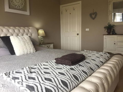 Private Bedroom In Modern Farm Homestead - Perisher Accommodation 0