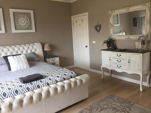 Private Bedroom In Modern Farm Homestead - Perisher Accommodation 1