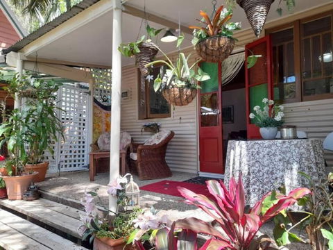 Quirky Cottage In Centre Of Maleny, Walk Everywhere - Perisher Accommodation 3