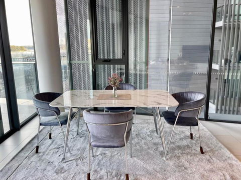 RARE Luxury Waterfront Living - Perisher Accommodation 3