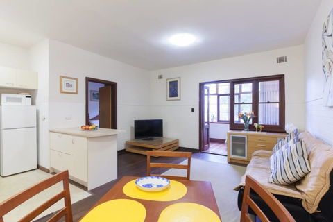 B3 Walk To UWA, Swan River On The Nedlands Border - Perisher Accommodation 2