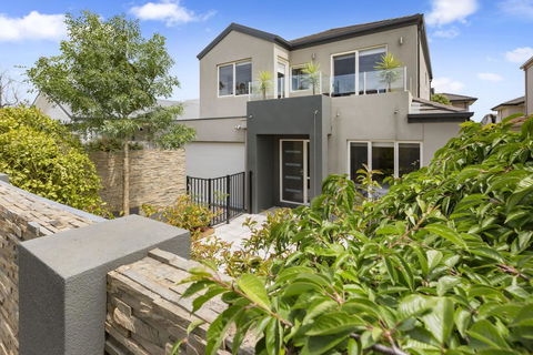 BANGALOW - MORNINGTON - Perisher Accommodation 0