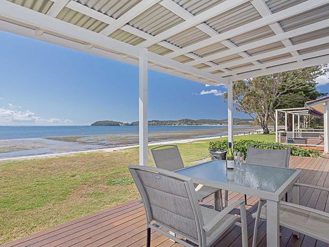 Beached Inn' 93 Foreshore Drive - Spacious Beach Front House - Perisher Accommodation 0