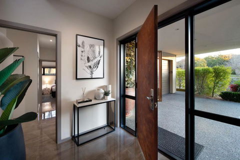 Retreat Lake Daylesford - Free Wifi - Perisher Accommodation 1