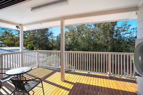 Renovated Coastal Getaway With Water Views - Perisher Accommodation 1
