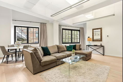 Renovated Warehouse Conversion In Heart Of Sydney - Perisher Accommodation 2