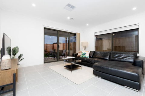ResortStyle 4BR House With Parking - Perisher Accommodation 3