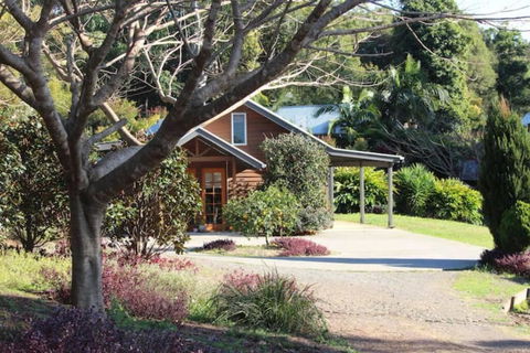 Romantic Lakeview Cottage - Perisher Accommodation 0