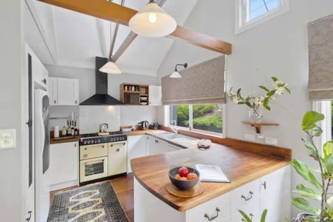 Romantic Lakeview Cottage - Perisher Accommodation 2
