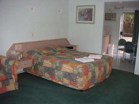 Runaway Bay Motor Inn - Perisher Accommodation 3