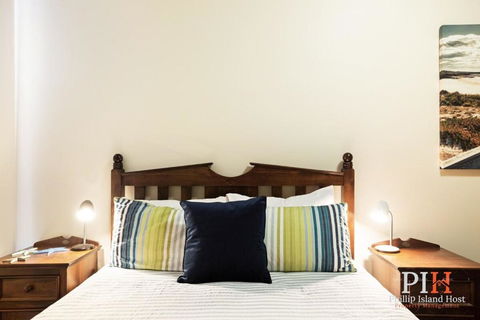 Sandy Bay Getaway W Spa 4 Bdr - Perisher Accommodation 2
