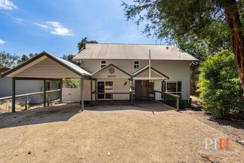 Sandy Bay Getaway W Spa 4 Bdr - Perisher Accommodation 3