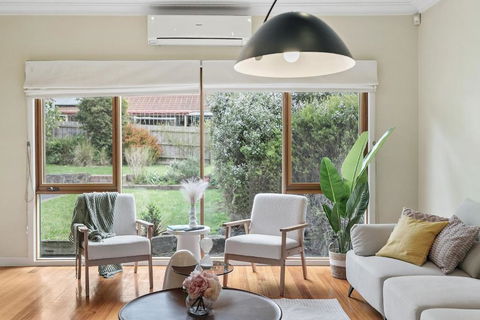 Stunning Family Home The Heart Of Box Hill North - Perisher Accommodation 1